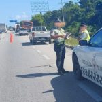 Guardia Nacional de la División Puentes y Carreteras, de Cancún, acusados corrupción al recibir cien mil pesos de cuota a las empresas de grúas